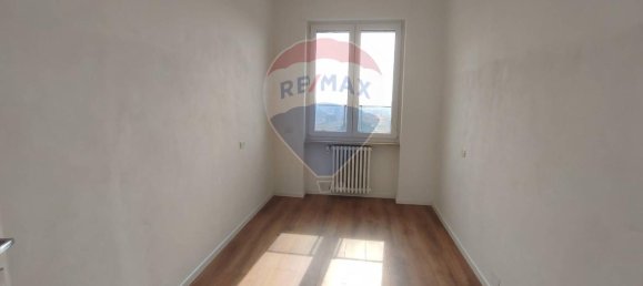 3 rooms Apartment in Villa Guardia, Italy No. 65661 11
