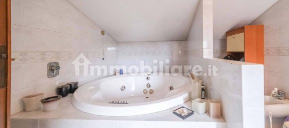 2 Schlafzimmer Wohnung in Sona, Italy, Nr. 53123 33