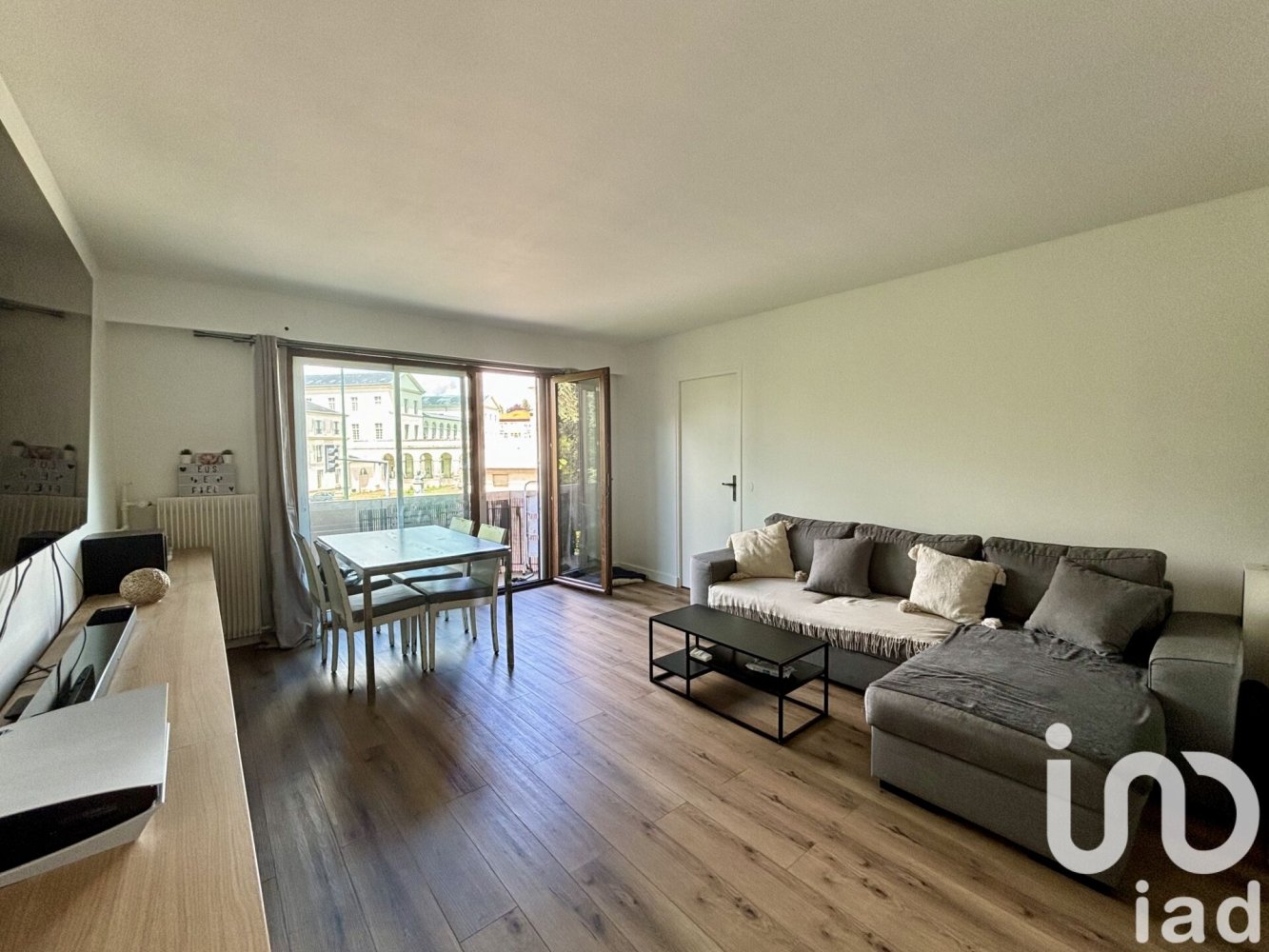 2 Schlafzimmer Wohnung in Marnes-la-Coquette, France, Nr. 318236