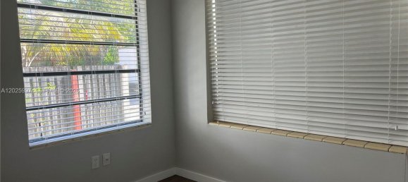1 Schlafzimmer Villa in Miami, USA, Nr. 614986 6