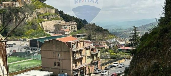 6 rooms Apartment in Enna, Italy No. 42227 18