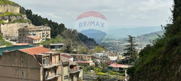 6 rooms Apartment in Enna, Italy No. 42227 5