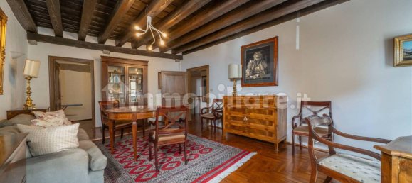 4 غرف نوم فيلا في Udine, Italy رقم 376551 20