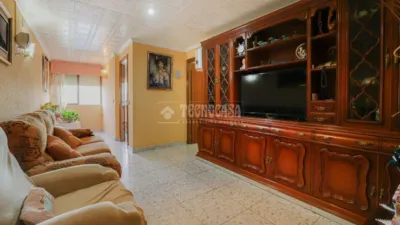 3 غرف نوم شقة في Ripollet, Spain رقم 269983