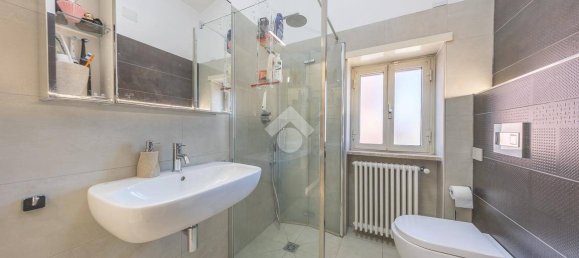 2 bedrooms Apartment in Rome, Italy No. 276583 19