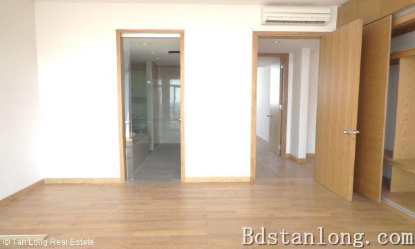 Квартира с 4 спальнями в Намтыльем, Вьетнам № 5449