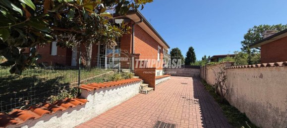 3 Schlafzimmer Villa in Busto Garolfo, Italy, Nr. 294991 23