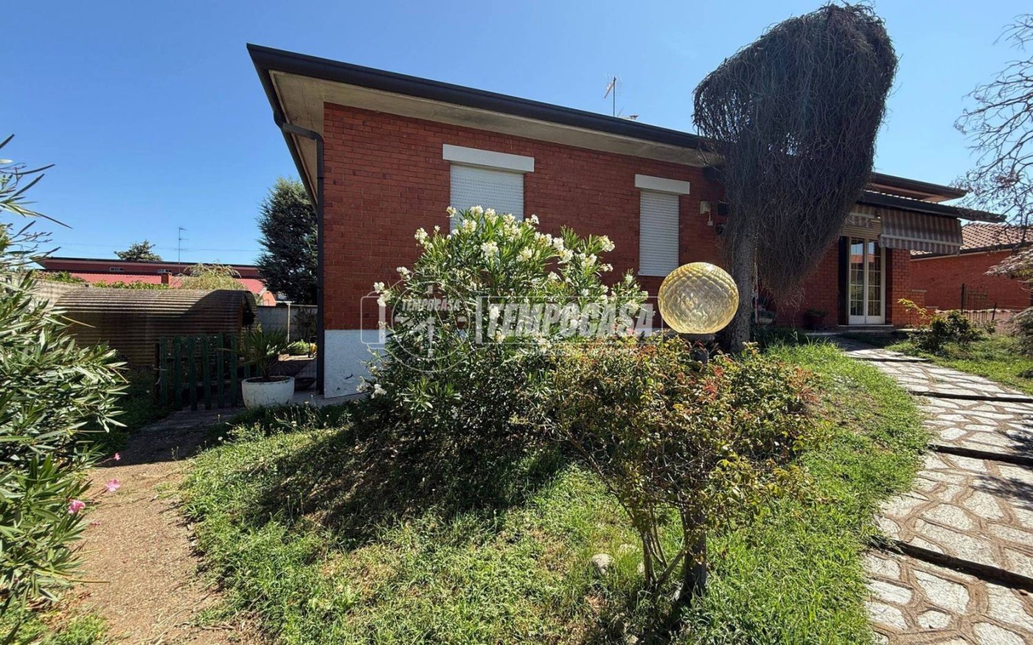 3 Schlafzimmer Villa in Busto Garolfo, Italy, Nr. 294991