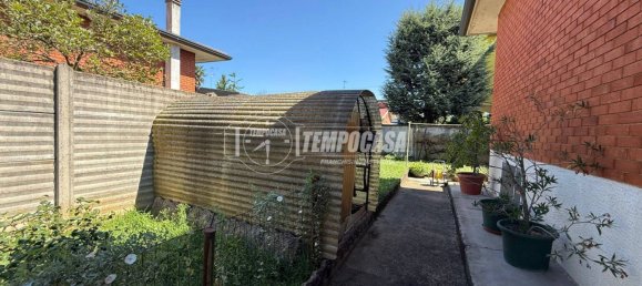 3 Schlafzimmer Villa in Busto Garolfo, Italy, Nr. 294991 25