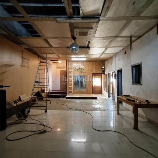 1076m² Commercial property in Sallent, Spain No. 145544