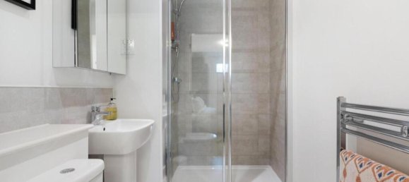 2 bedrooms Apartment in London, United Kingdom No. 3578 5