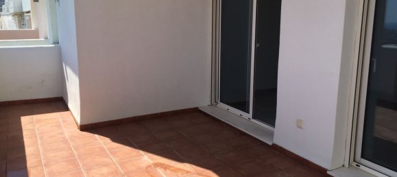 4 bedrooms Duplex in Estepona, Spain No. 147532 3