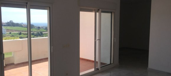 4 bedrooms Duplex in Estepona, Spain No. 147532 4