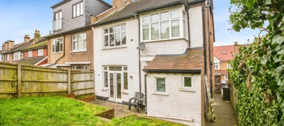 4 bedrooms House in South Croydon, United Kingdom No. 10473 20