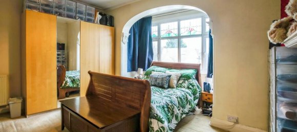 4 bedrooms House in South Croydon, United Kingdom No. 10473 11