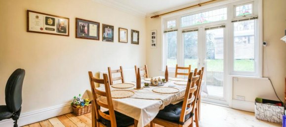 4 bedrooms House in South Croydon, United Kingdom No. 10473 4