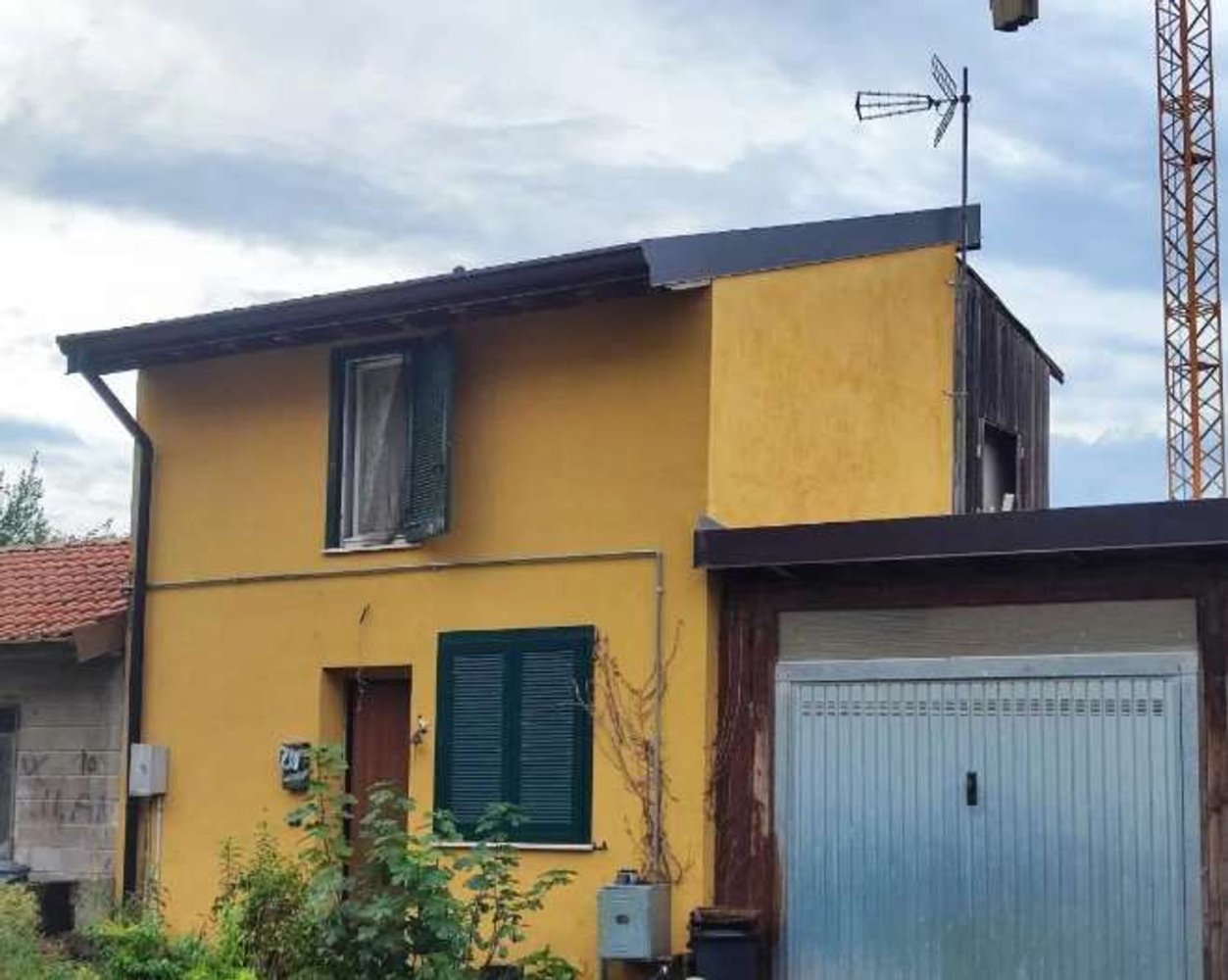Apartamento de 3 habitaciónes en Fino Mornasco, Italy No. 8371