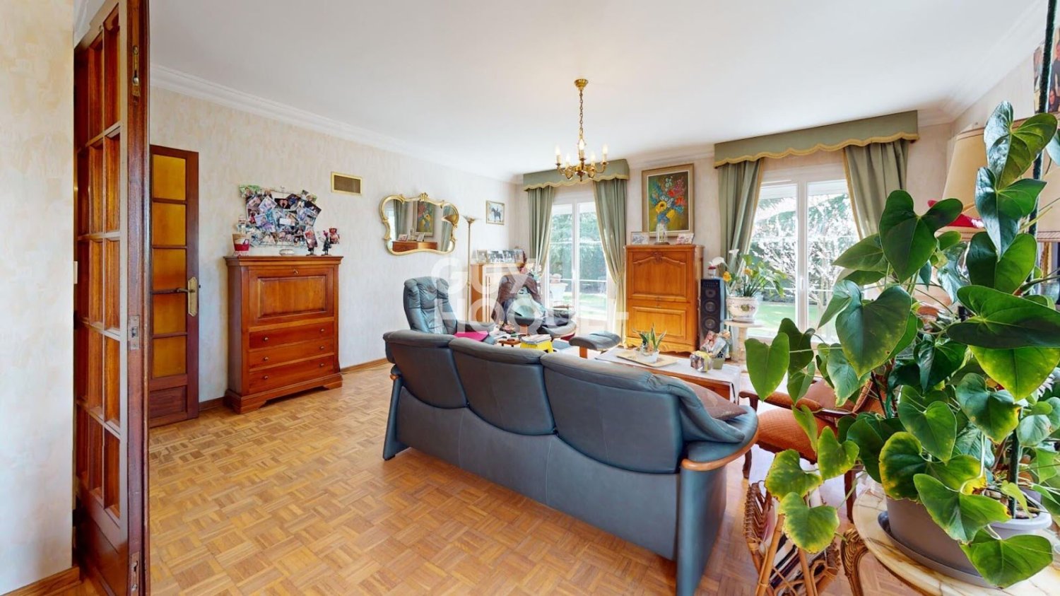 5 bedrooms House in Saint-Avertin, France No. 276191