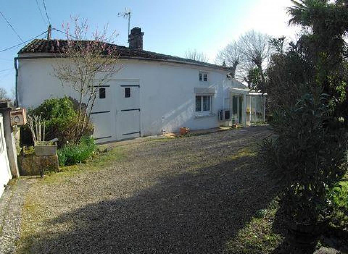 4 bedrooms House in Jarnac, France No. 30567