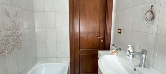 4 غرف نوم شقة في Pontedera, Italy رقم 364491 19