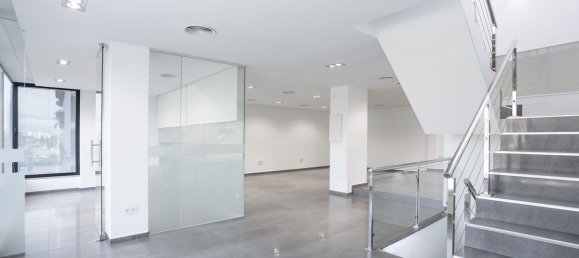 Gebäude in Marbella, Spain 250m², Nr. 117441 2
