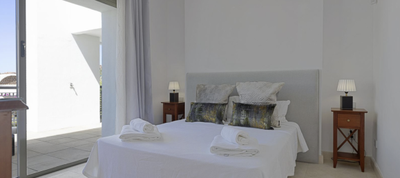 2 bedrooms Apartment in Benahavis, Spain No. 44844 16