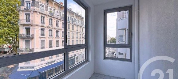 1 bedroom Apartment in Lyon, France No. 335324 7