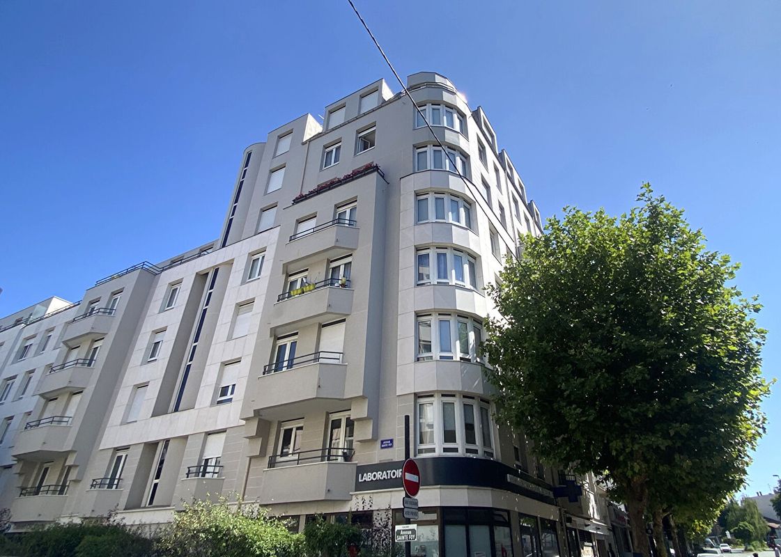 3 Schlafzimmer Wohnung in Gagny, France, Nr. 187149