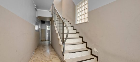 Здание с 12 комнатами в Кульмбах, Германия № 52870 11