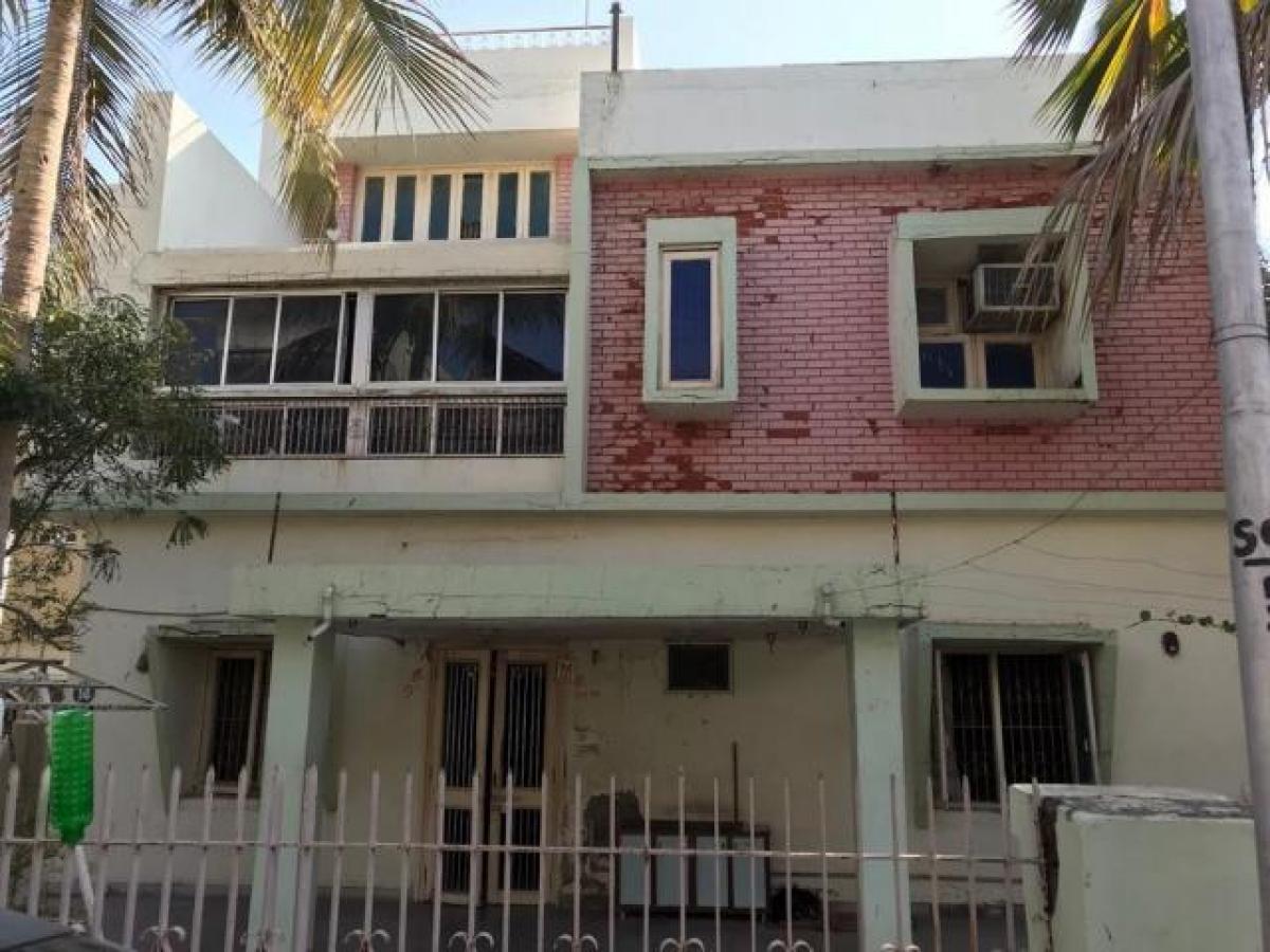 5 bedrooms House in Amdavad, India No. 3534