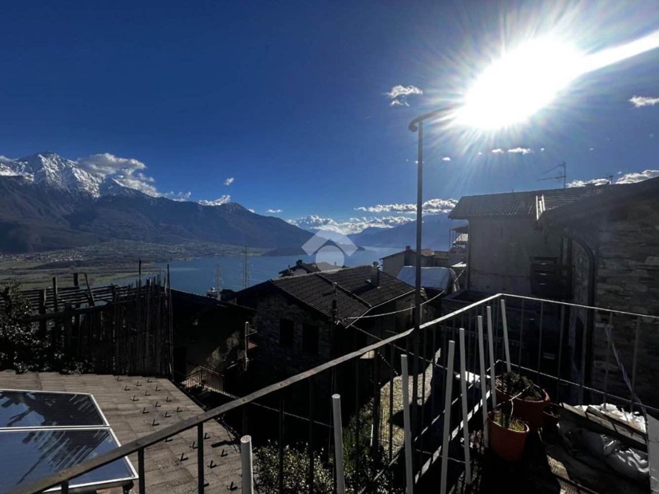 4 rooms House in Montemezzo, Italy No. 60191