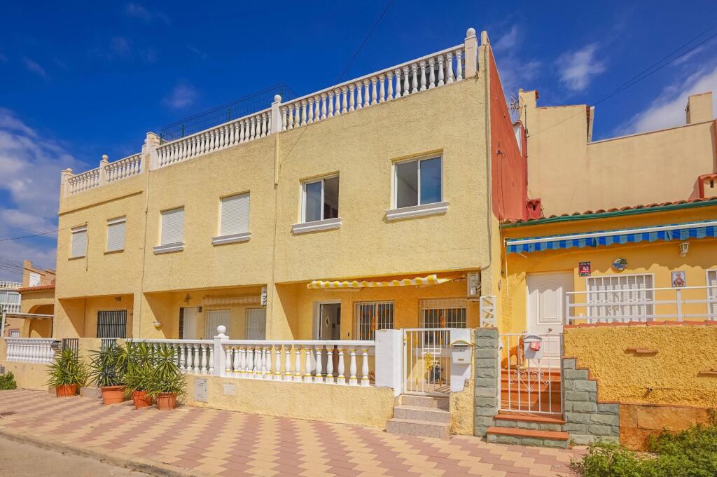 2 غرف نوم تاون هاوس في La Marina, Spain رقم 167545