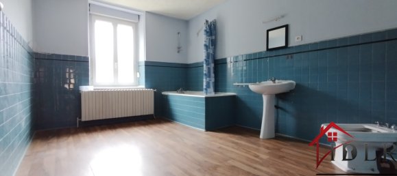 5 Schlafzimmer Haus in Neuilly-l'Eveque, France, Nr. 212498 9