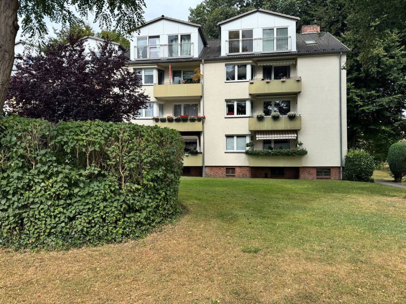 3 bedrooms Apartment in Pinneberg, Germany No. 337102