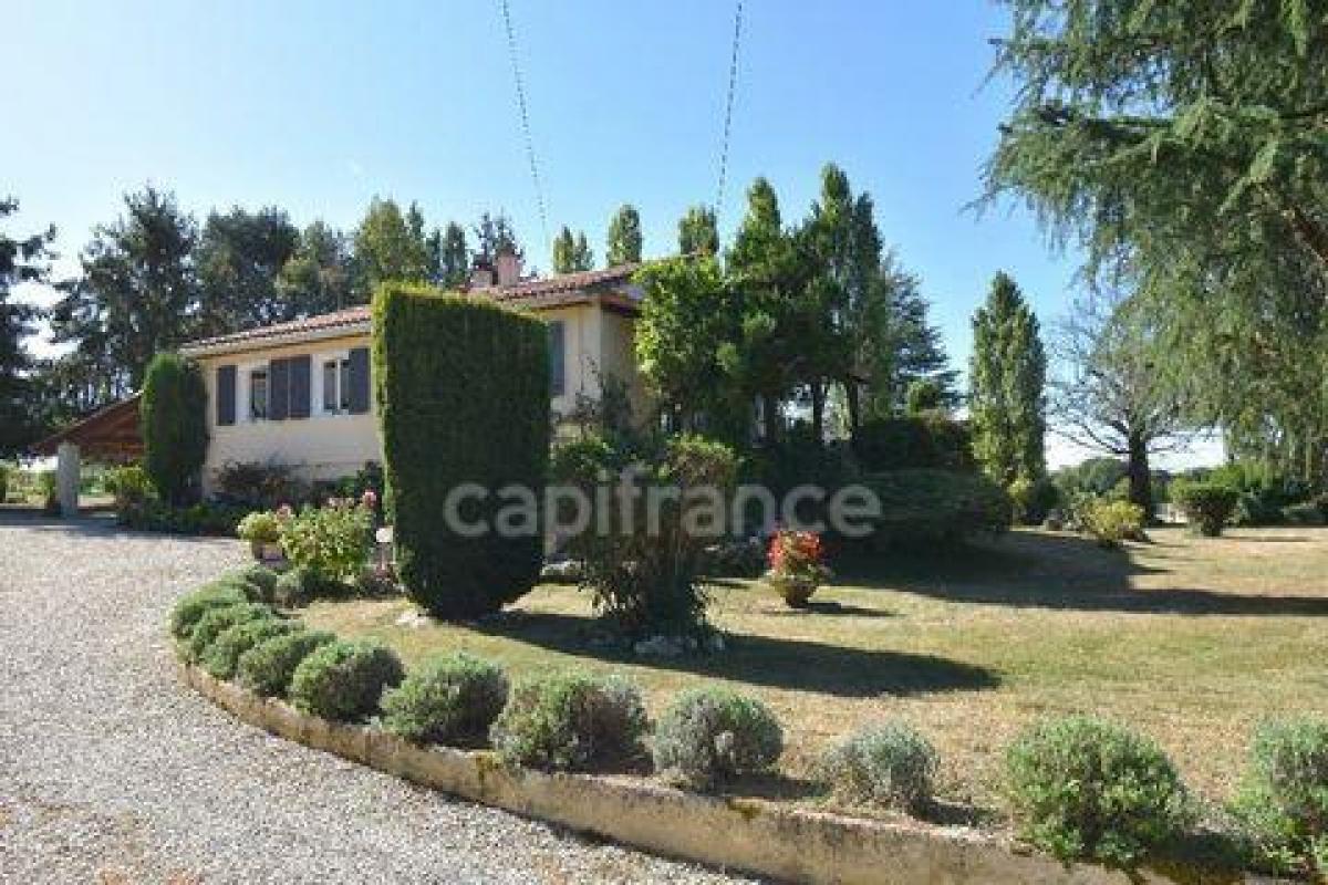 3 غرف نوم منزل في Chazelles, France رقم 32589