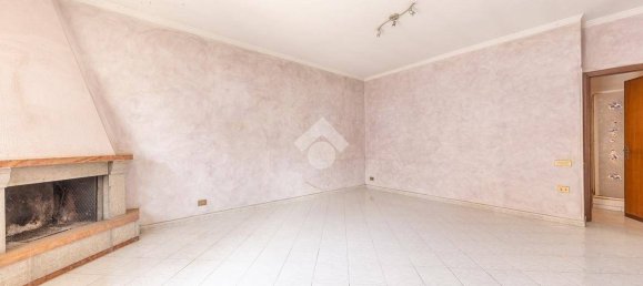 3 bedrooms Apartment in Rome, Italy No. 278002 2