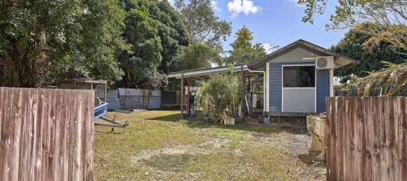 5 bedrooms House in Gordonvale, Australia No. 202 6