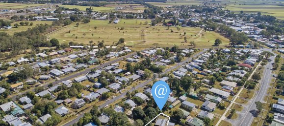 5 bedrooms House in Gordonvale, Australia No. 202 4