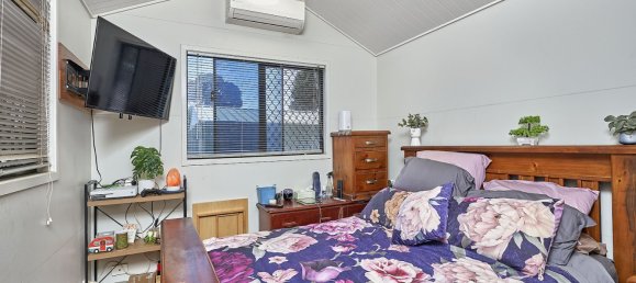 5 bedrooms House in Gordonvale, Australia No. 202 8