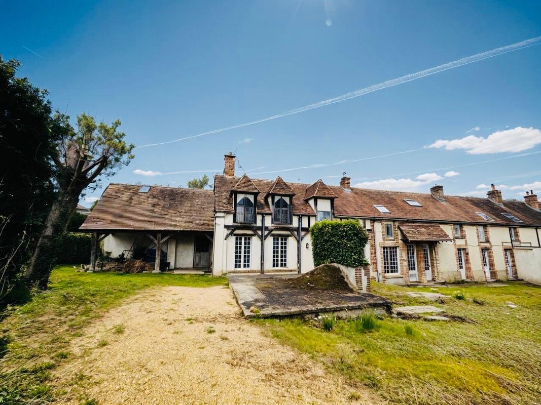 4 bedrooms House in Houdan, France No. 189214