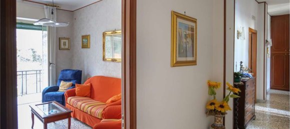 4 rooms Apartment in Salerno, Italy No. 96035 11