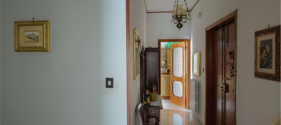 4 rooms Apartment in Salerno, Italy No. 96035 5