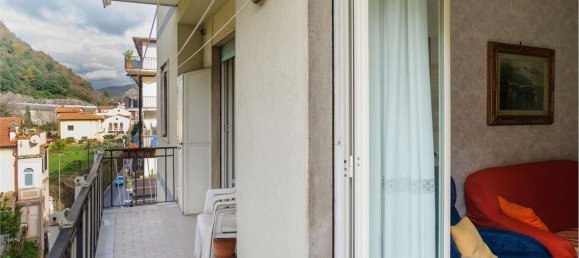 4 rooms Apartment in Salerno, Italy No. 96035 2