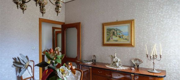 4 rooms Apartment in Salerno, Italy No. 96035 10