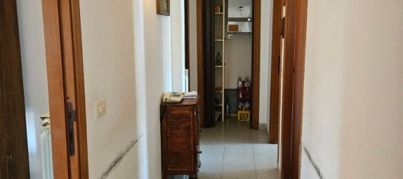 5-salle Appartement à Sovicille, Italy No. 254999 4
