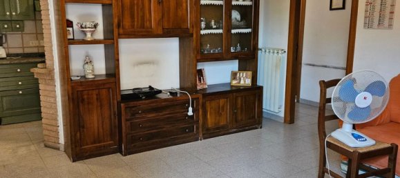 5-salle Appartement à Sovicille, Italy No. 254999 2