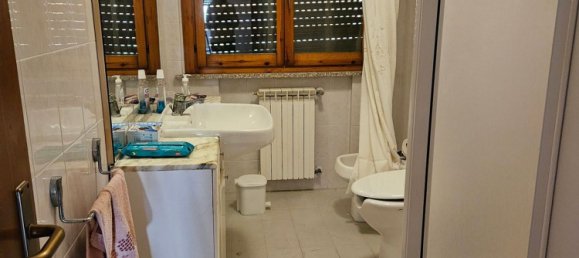 5-salle Appartement à Sovicille, Italy No. 254999 8