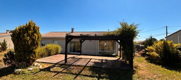 3 bedrooms House in Pugnac, France No. 278081 7