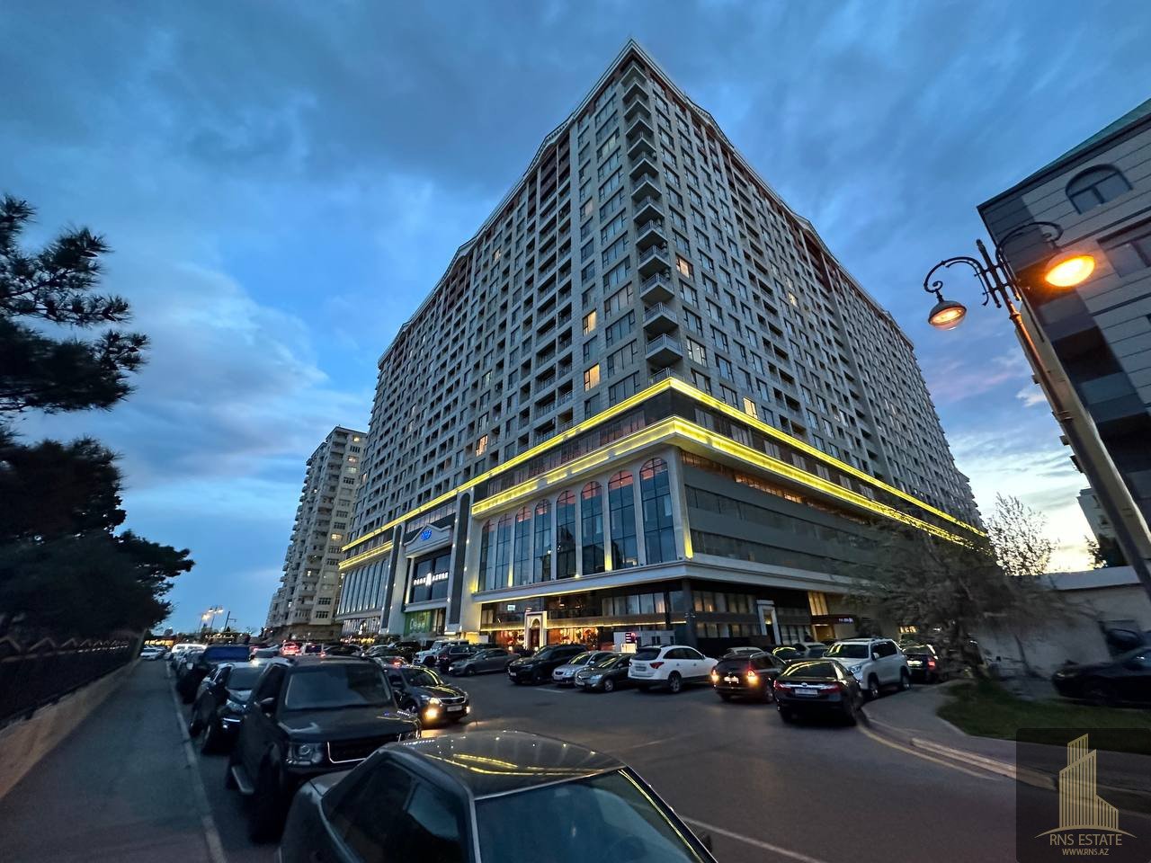 Квартира с 3 спальнями в Хатаинский район, Азербайджан № 2153