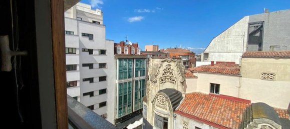 6 Schlafzimmer Wohnung in Oviedo, Spain, Nr. 139014 4